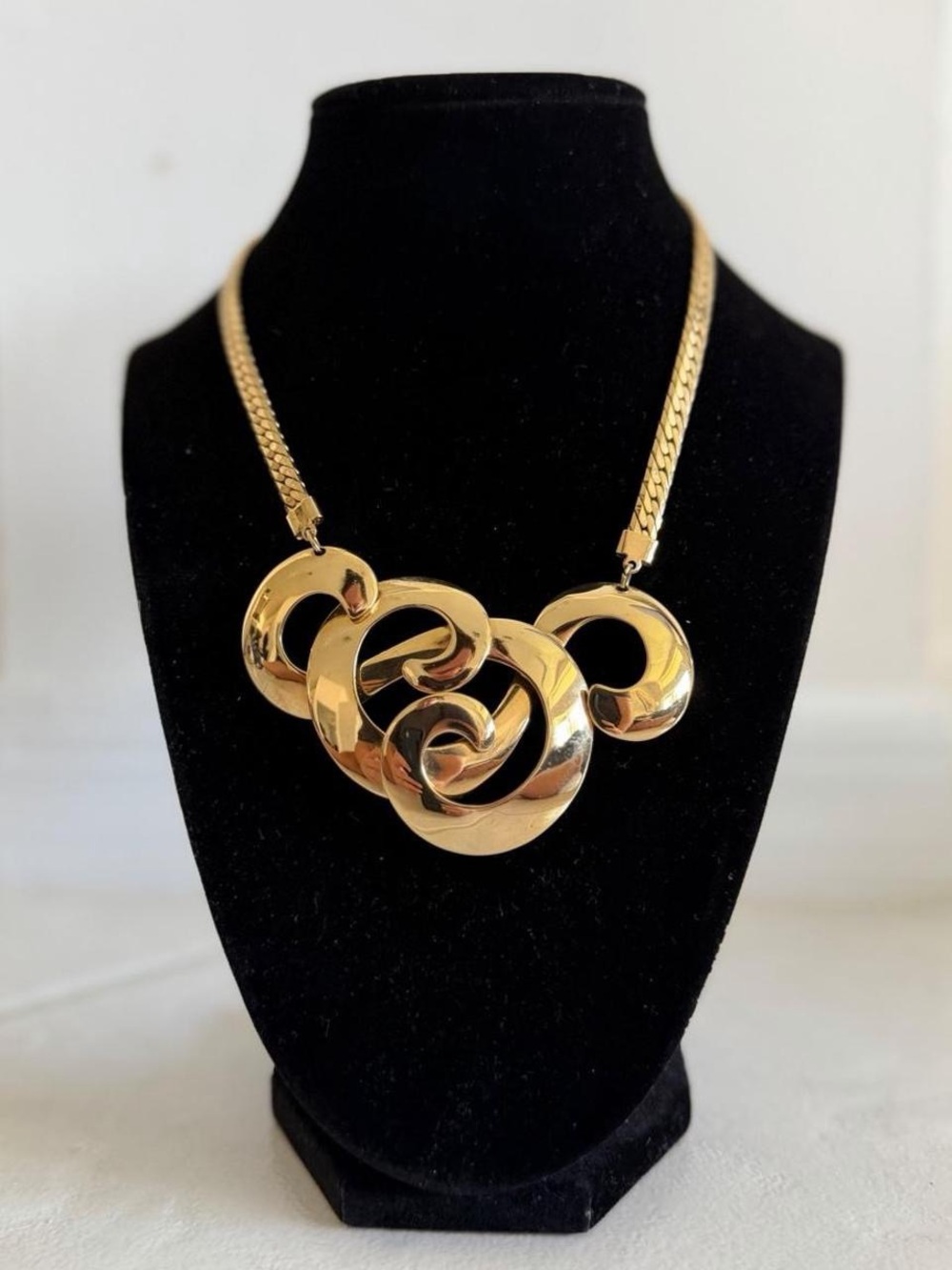 Gold Statement Linked Circles Necklace - Women Jewelry